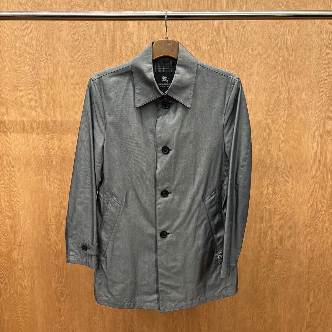 버버리 블랙 라벨 코튼 미디 트렌치 코트 싱글 버튼 디테일 차콜 그레이 상품이미지2