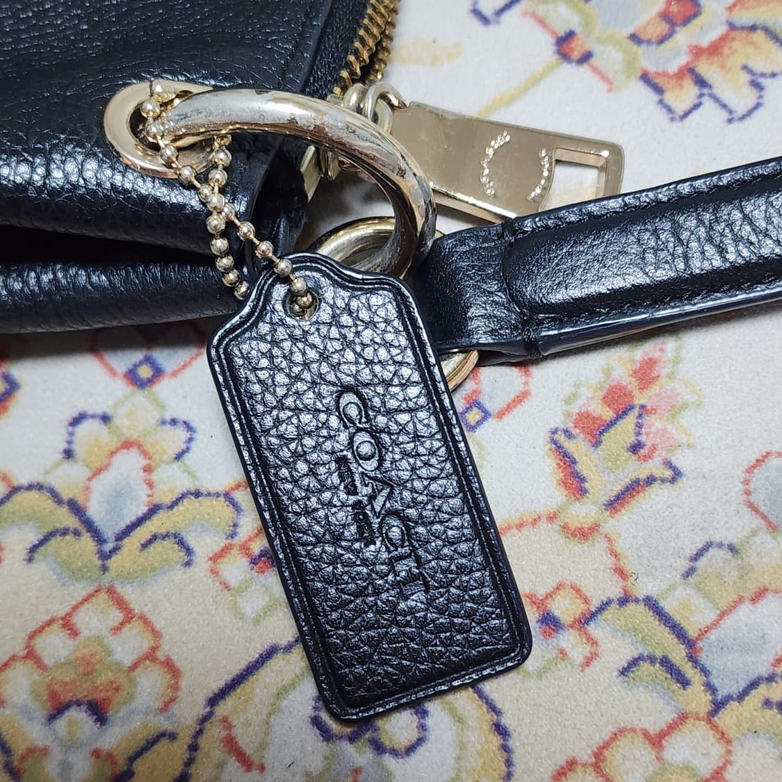 코치 페블 레더 찰리백 가방
[정품] 상품이미지8