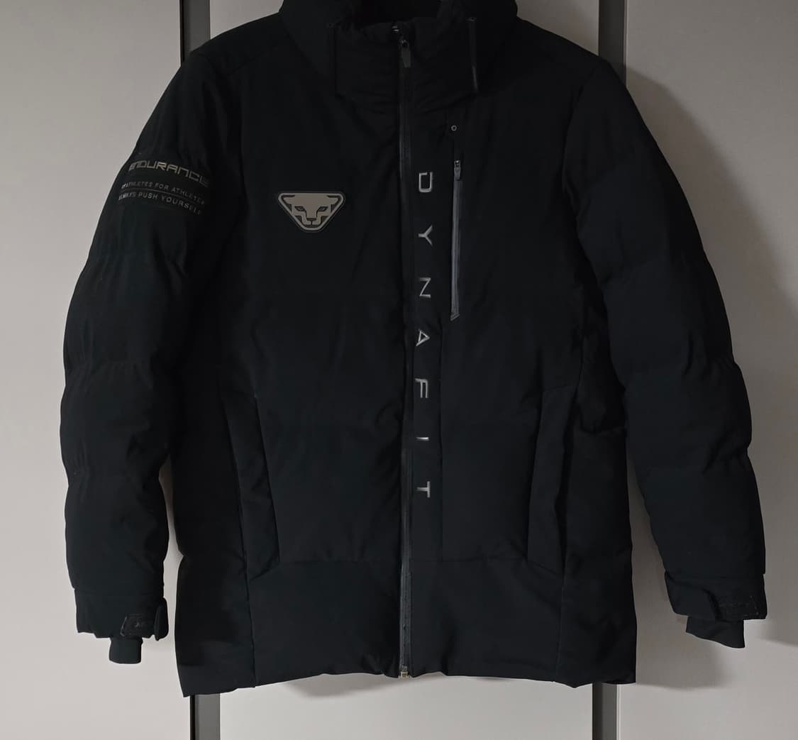 다이나핏 카본 엑스 구스다운 패딩.

싸이즈 s 90~95.  남녀공용 상품이미지1