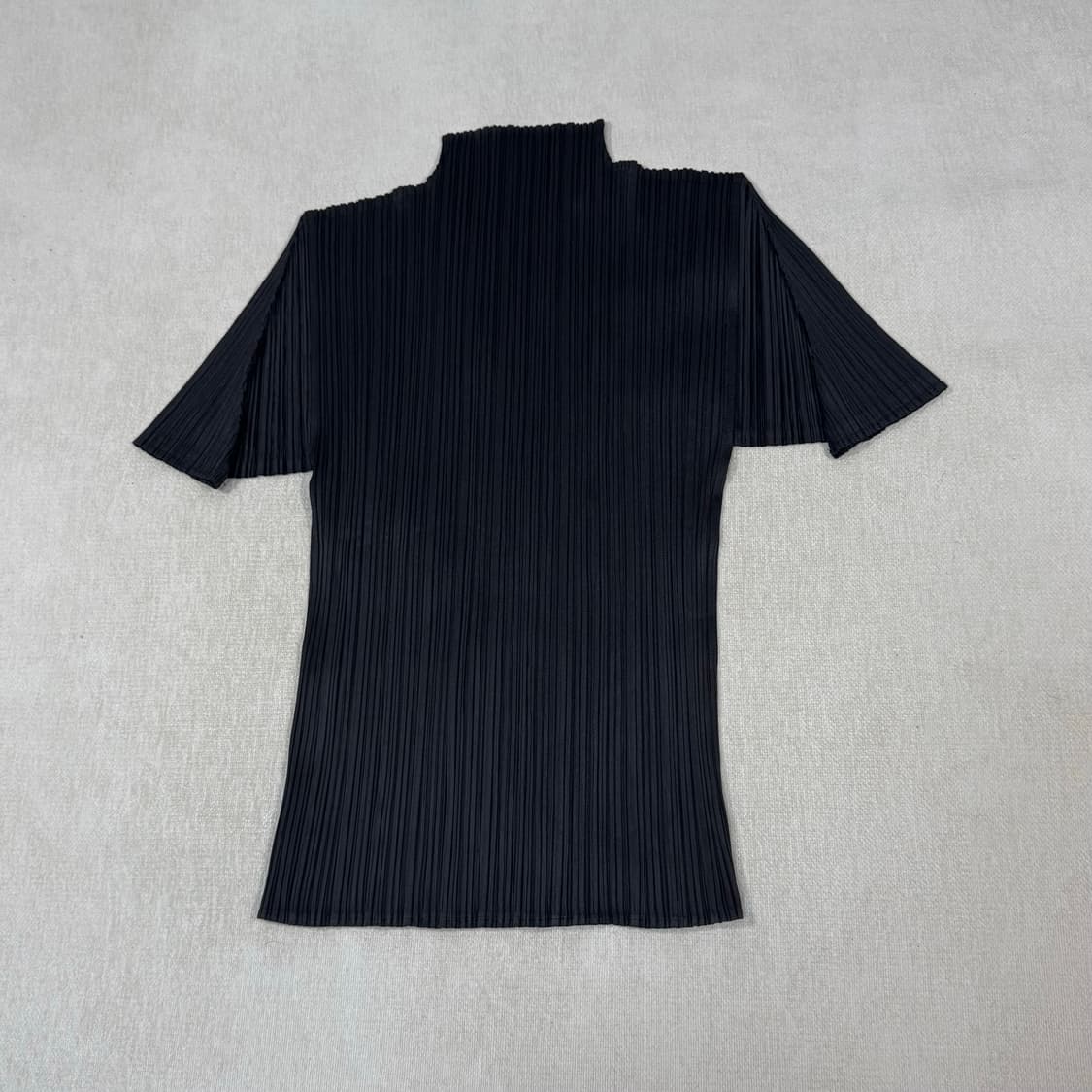 Pleats Please Black Short Top  상품이미지2