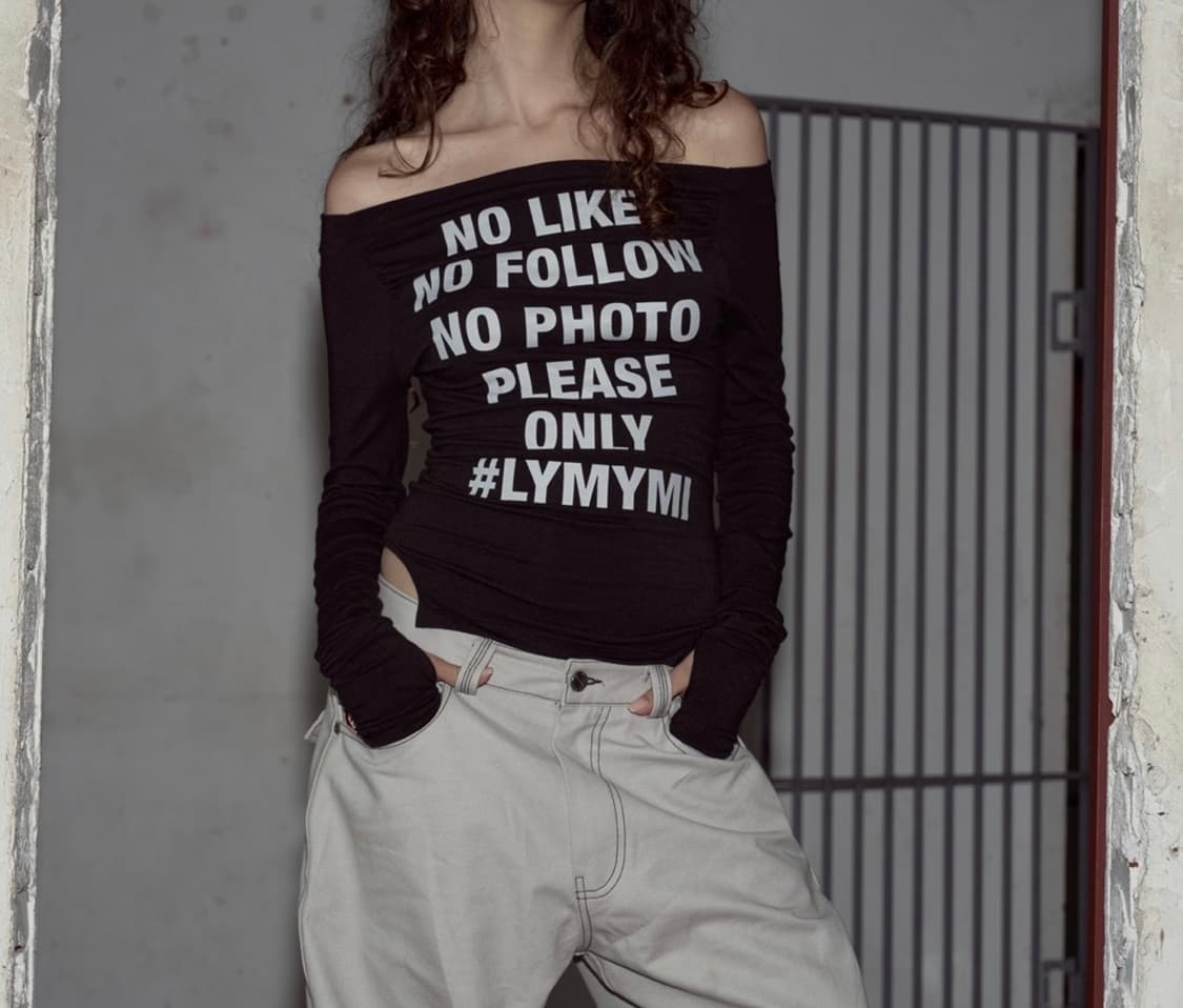 Kacy Lettering Long Off-Shoulder Top 상품이미지1