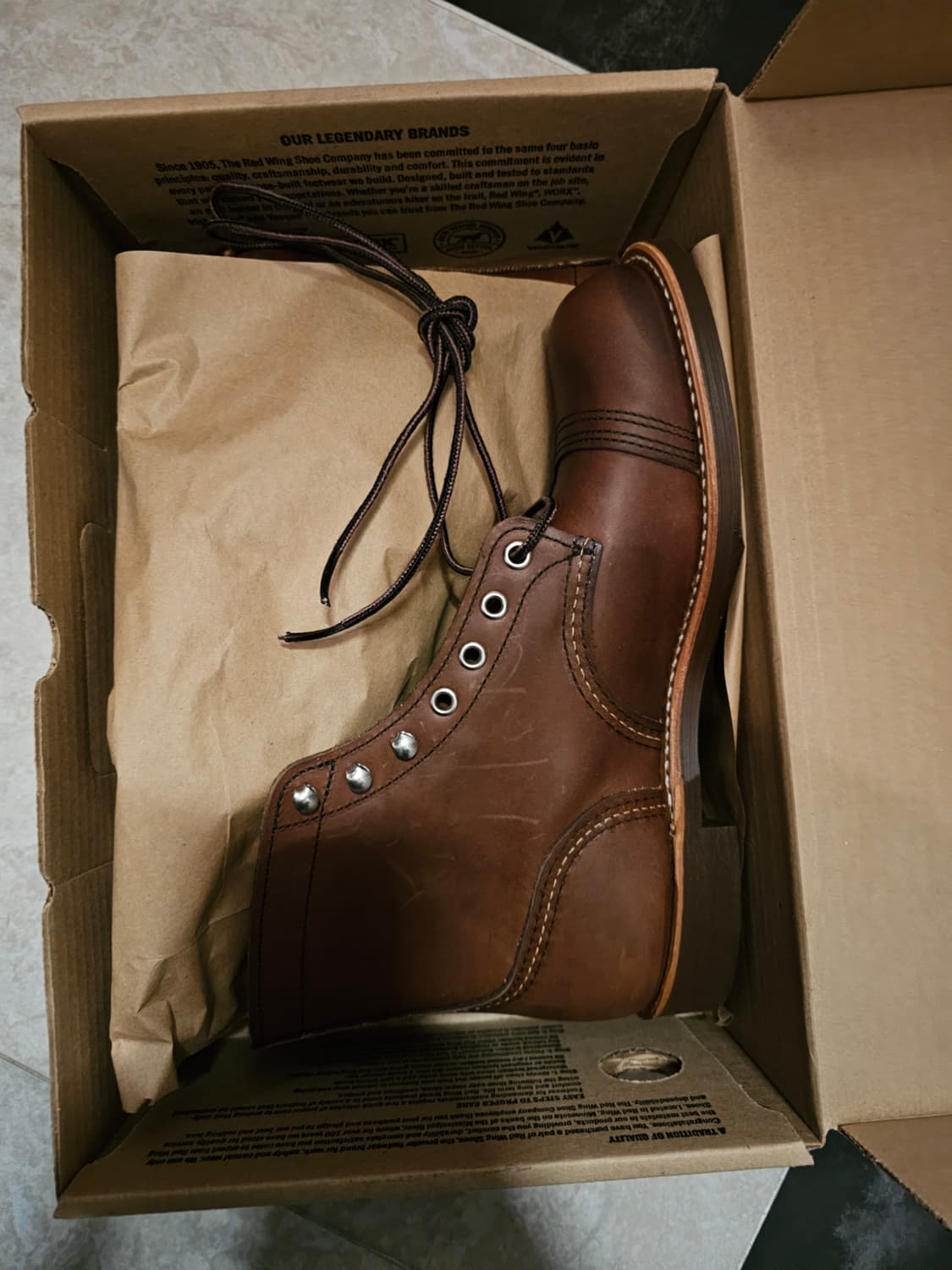 레드윙 8111 상품이미지1