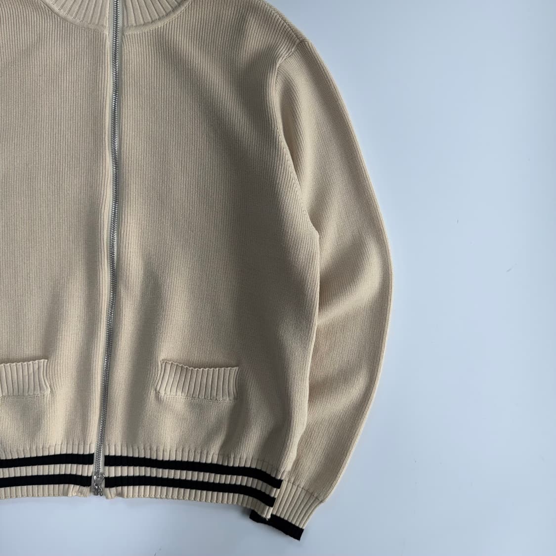 Matin Kim 마땡킴 블랙 아이보리 배색 니트 집업 상품이미지4