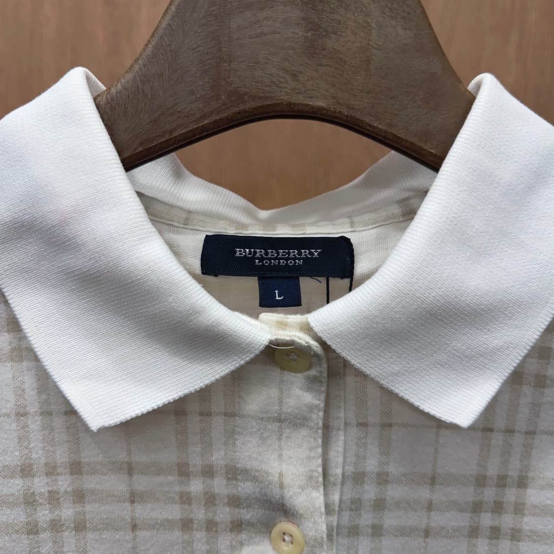 버버리 런던 PK 반팔 티셔츠 베이지 체크 패턴 로고 자수 아이보리 상품이미지6