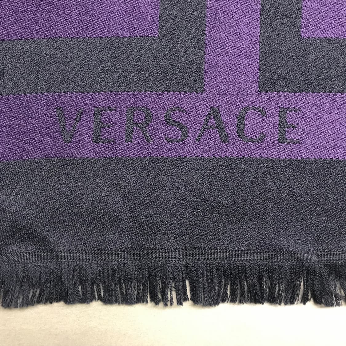 베르사체 메두사 머플러 퍼플 상품이미지5