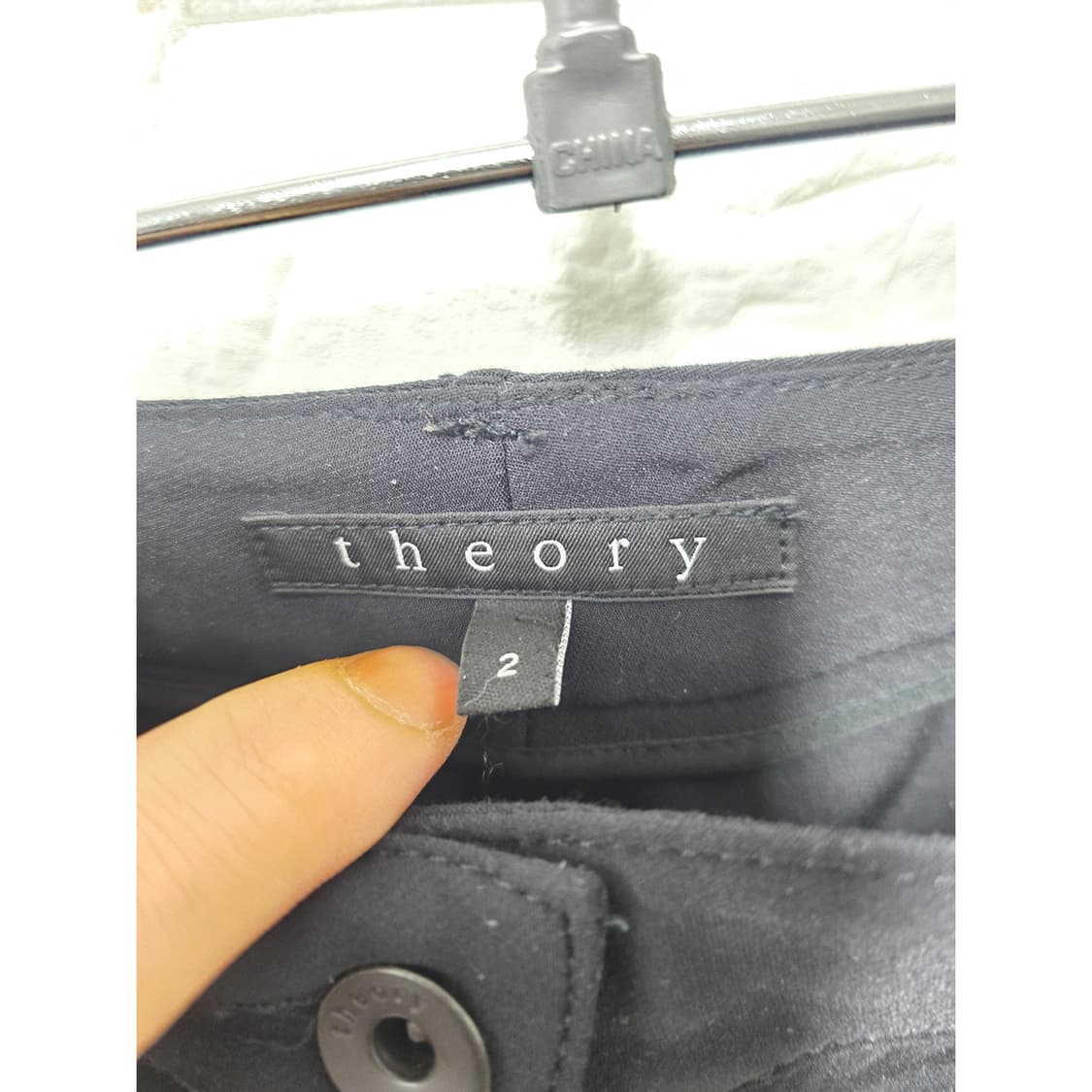 택포_ 띠어리 블랙 스판 슬랙스 28인치 egg 상품이미지2