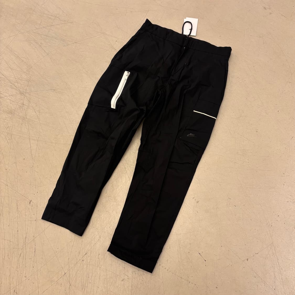 나이키 카고 테이퍼드핏 팬츠 상품이미지1