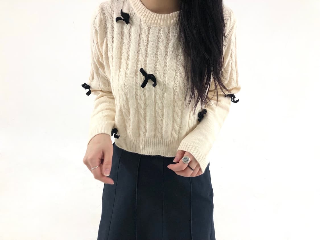 Ribbon Accent Ivory Cropped Knit  상품이미지1