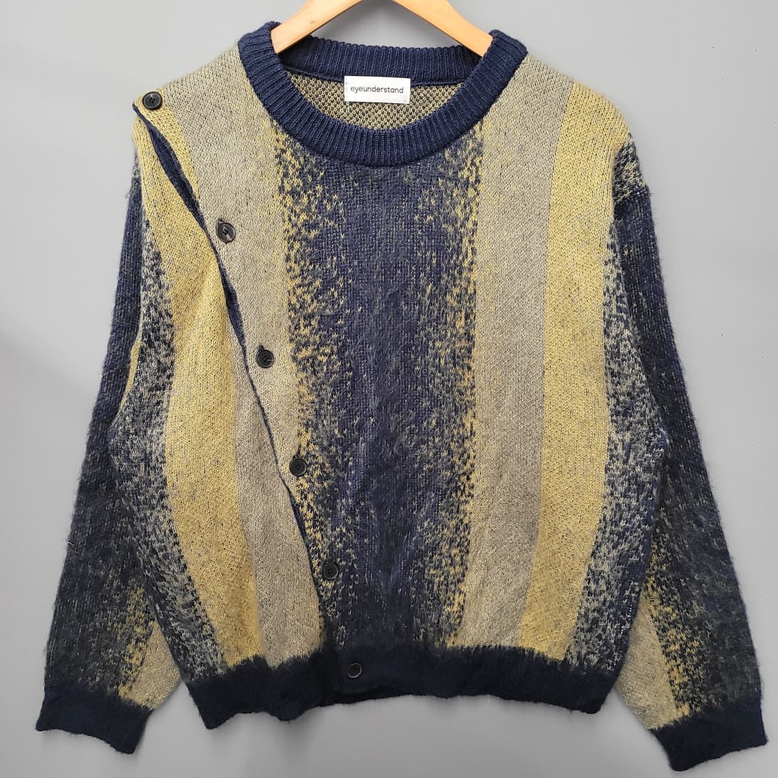 eyeunderstand 아이언더스탠드 그라데이션 다이애그널 니트 상품이미지1