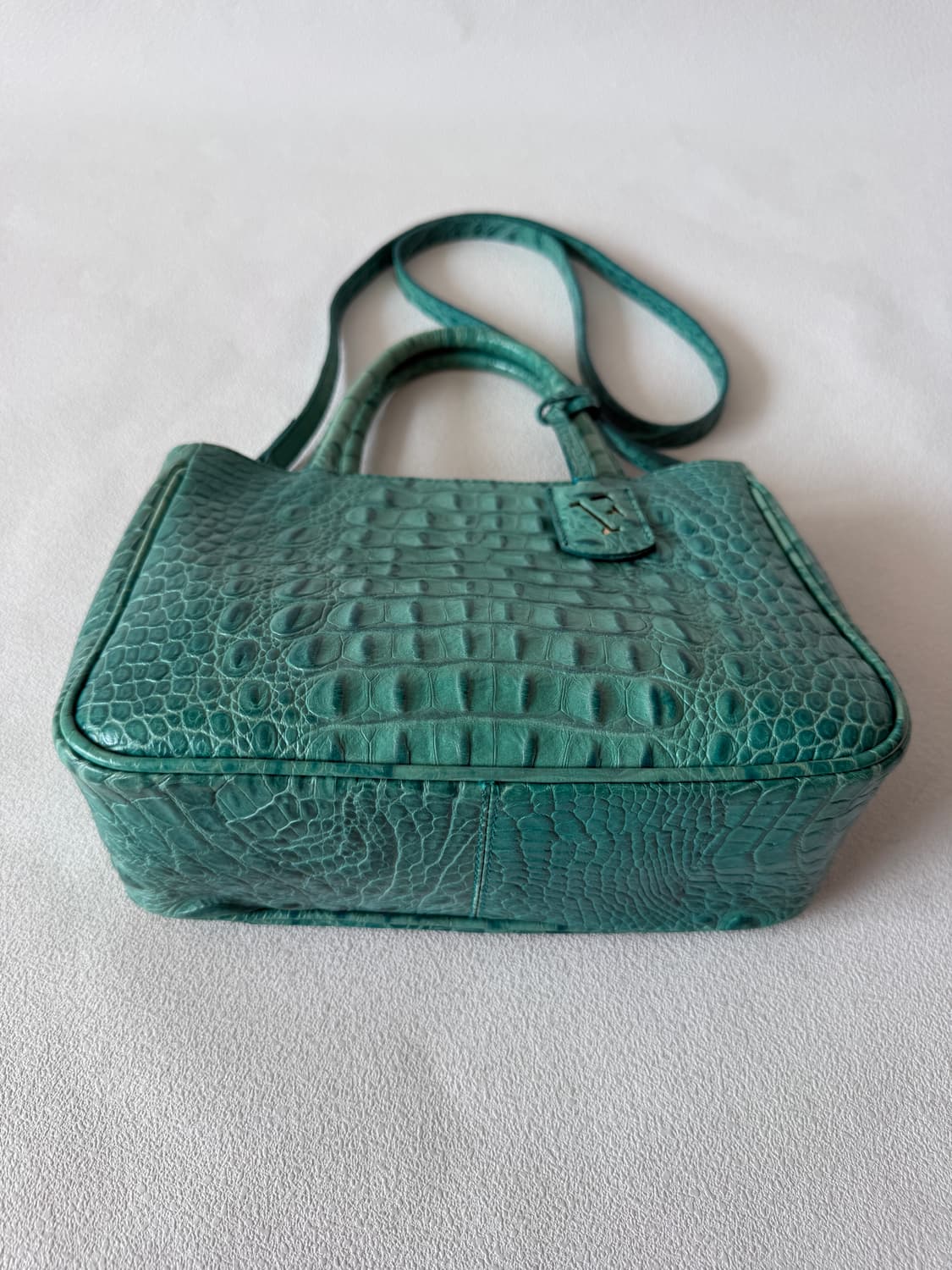 훌라(FURLA) 크로커 엠보 토트백(크로스 가능) 상품이미지5