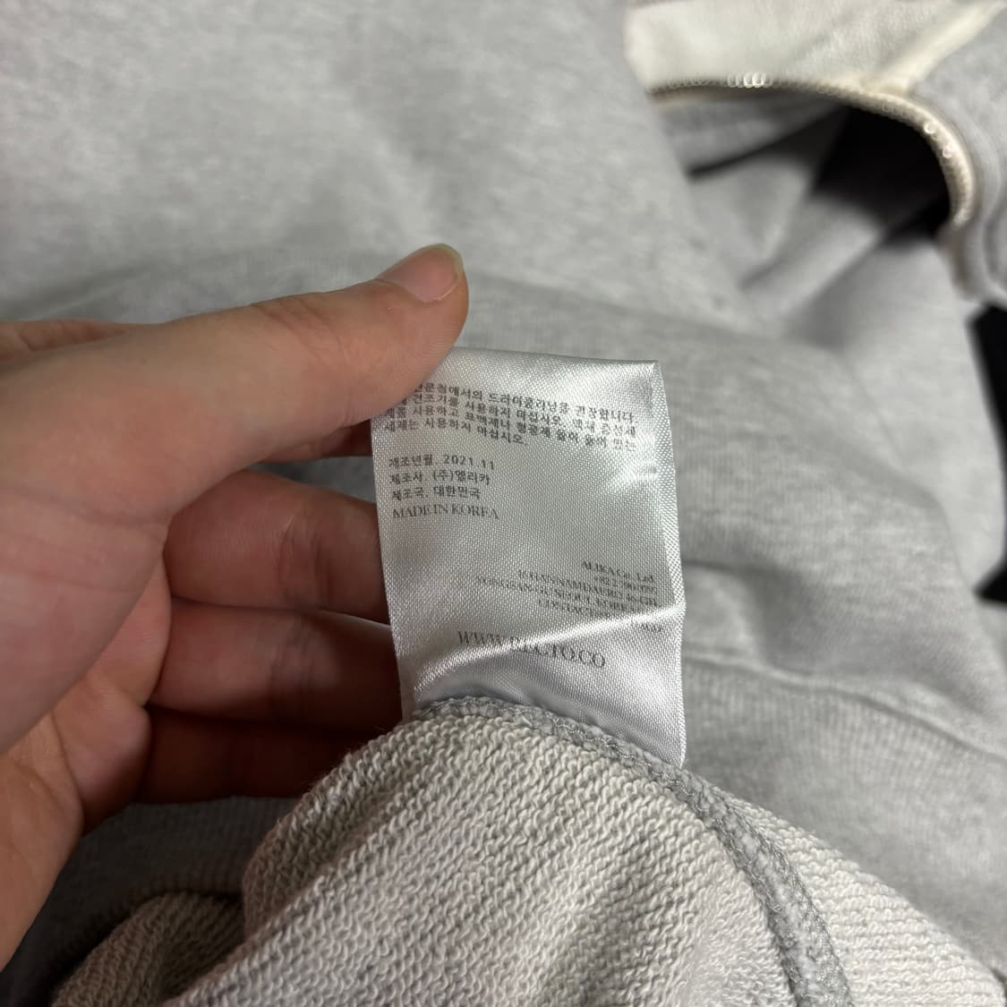 FREE 렉토 RECTO 그레이 반집업 맨투맨 상품이미지6