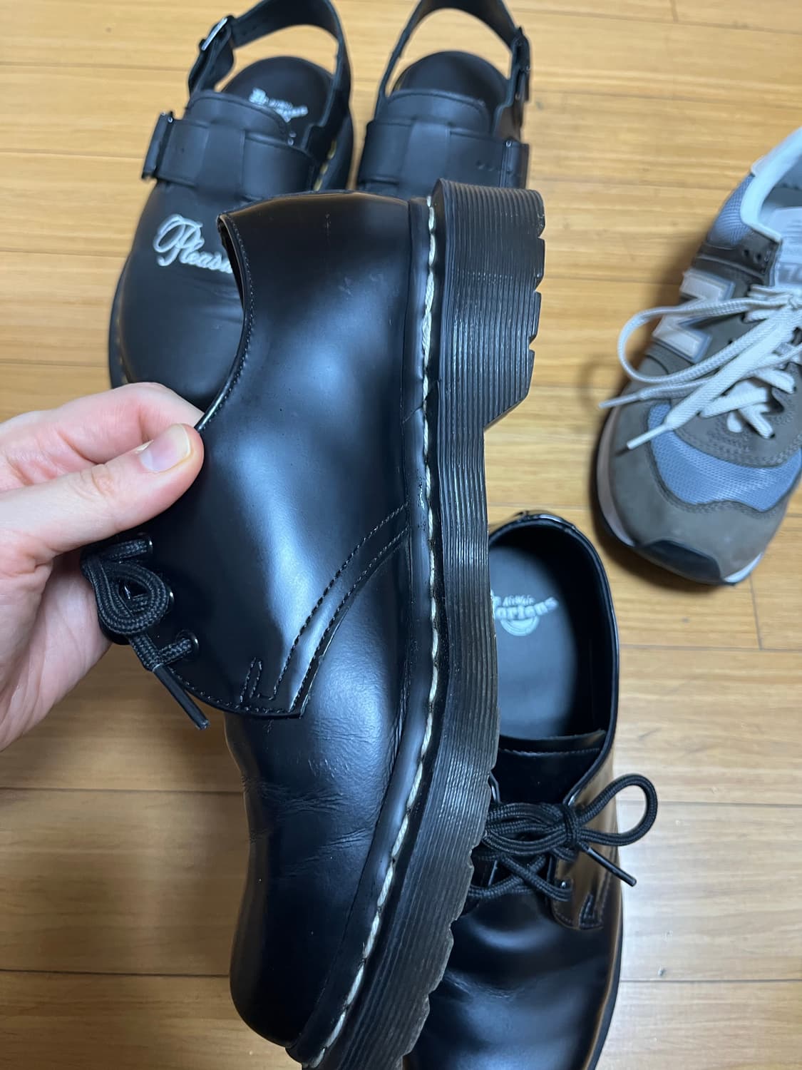 닥터마틴 1461 화이트 스티치 240 상품이미지3