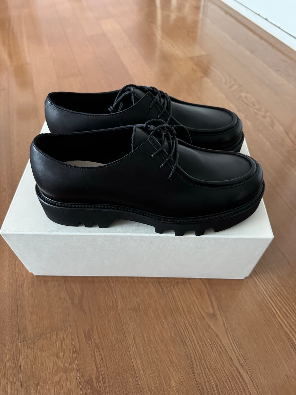 [새제품] 풋더코쳐 티롤리안 슈즈 265사이즈 8.5 상품이미지4