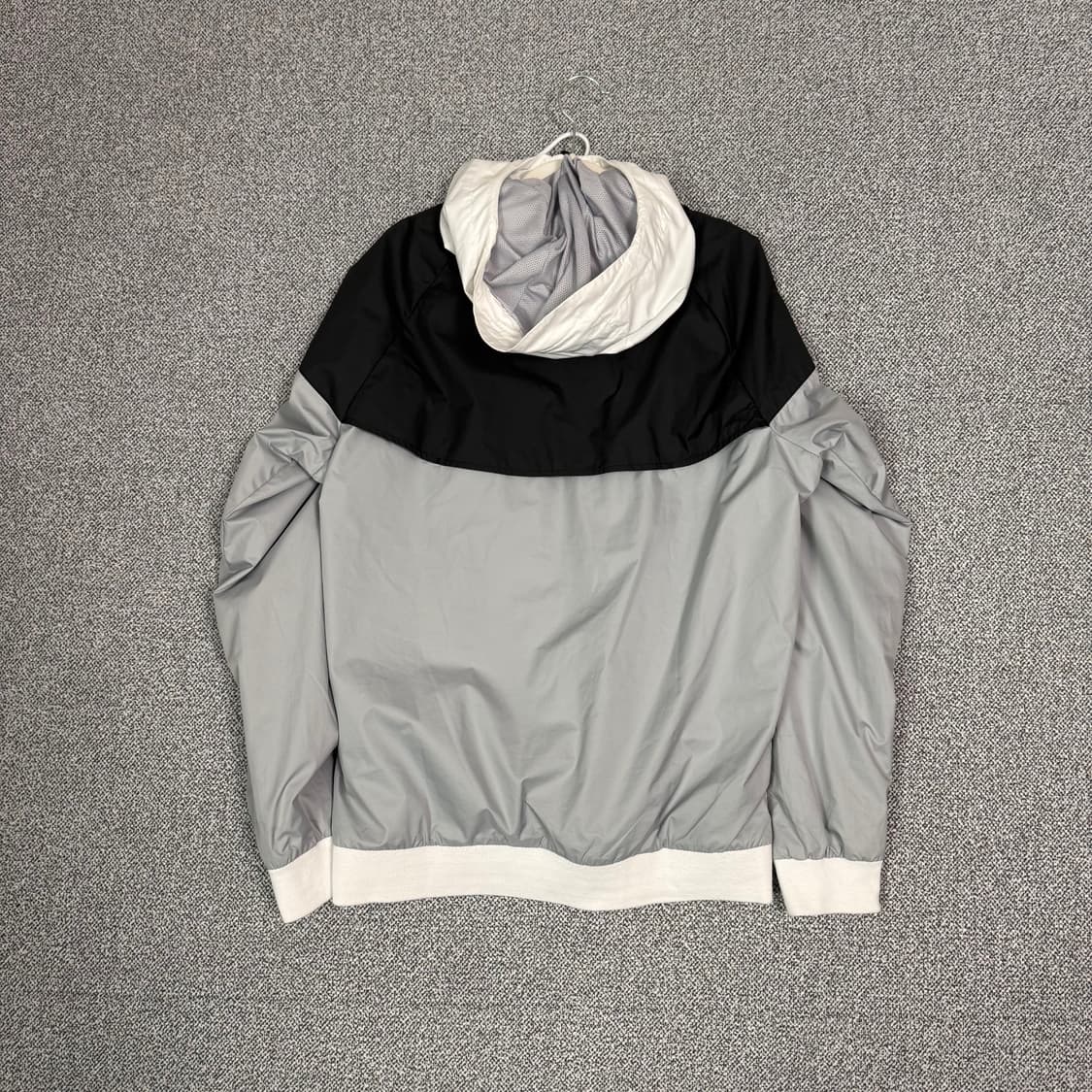 나이키 바람막이 윈드브레이커 L 블랙 화이트 상품이미지2