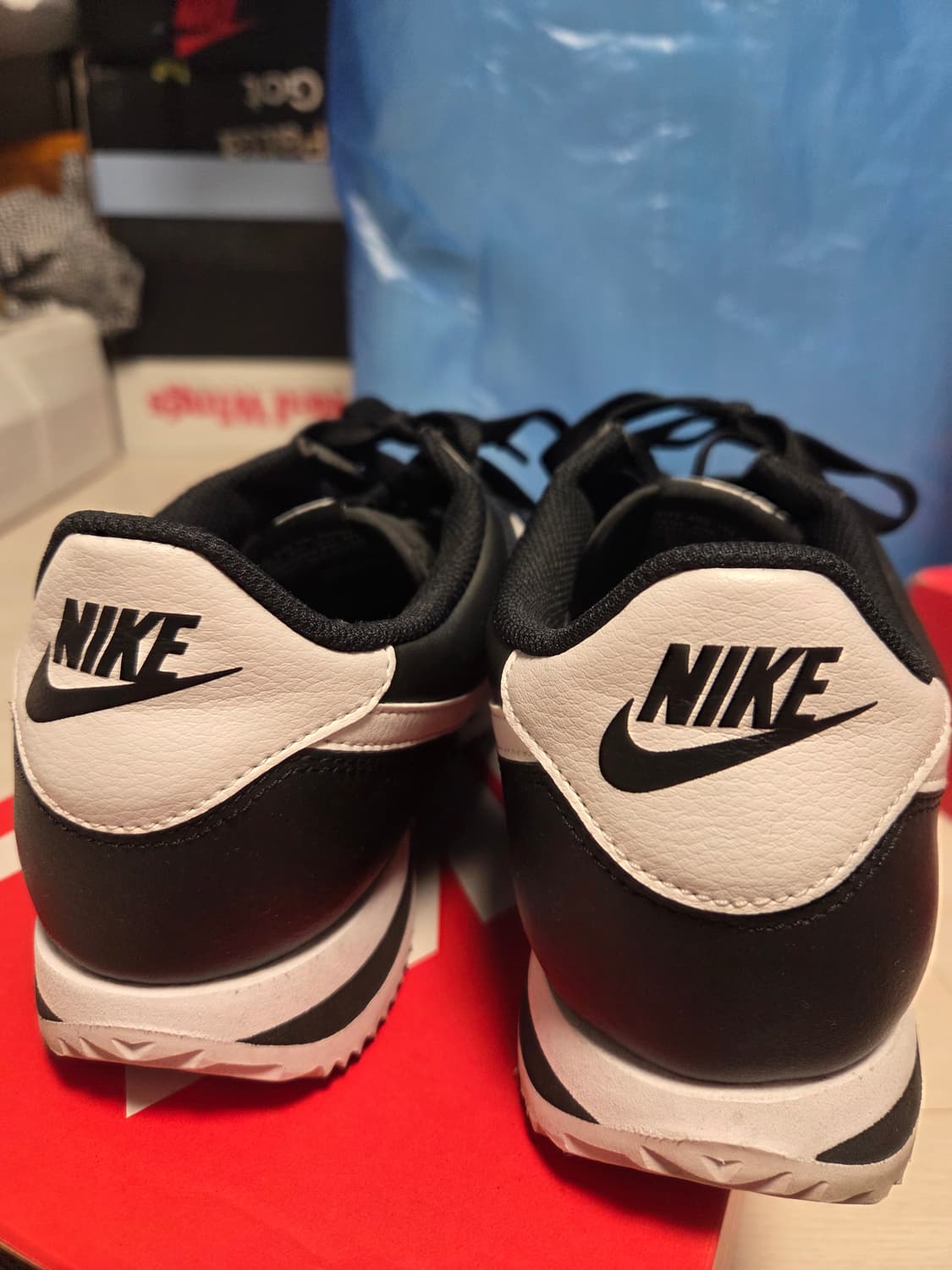 나이키 코르테즈 검흰 270 상품이미지3