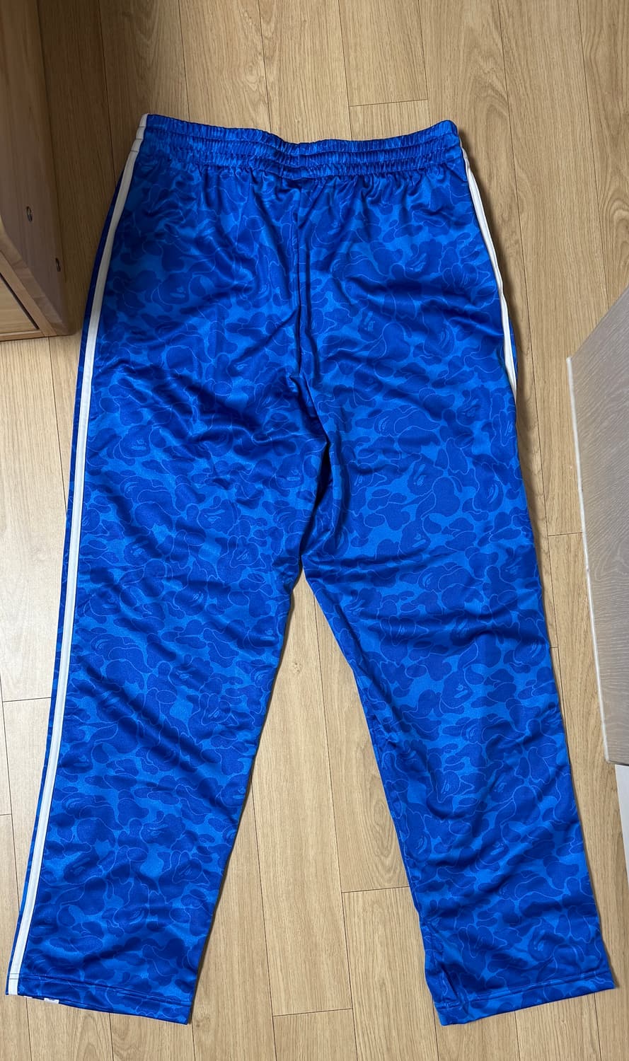 베이프 x 아디다스 올 오버 프린트 트랙 팬츠 상품이미지2