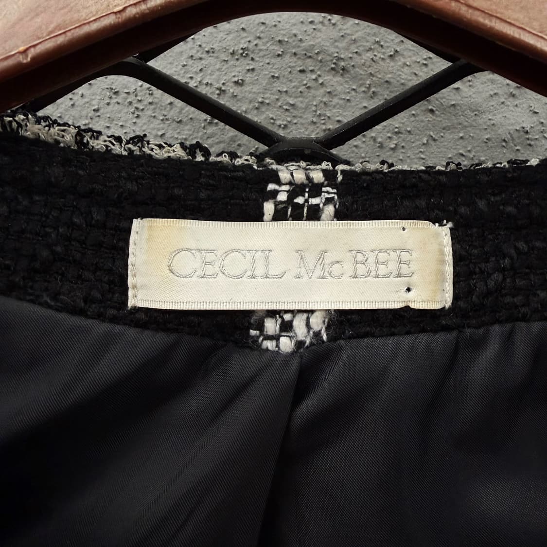 Cecil McBee 세실맥비 체크 크롭 트위드자켓 보카시 부클 금장체인 상품이미지6