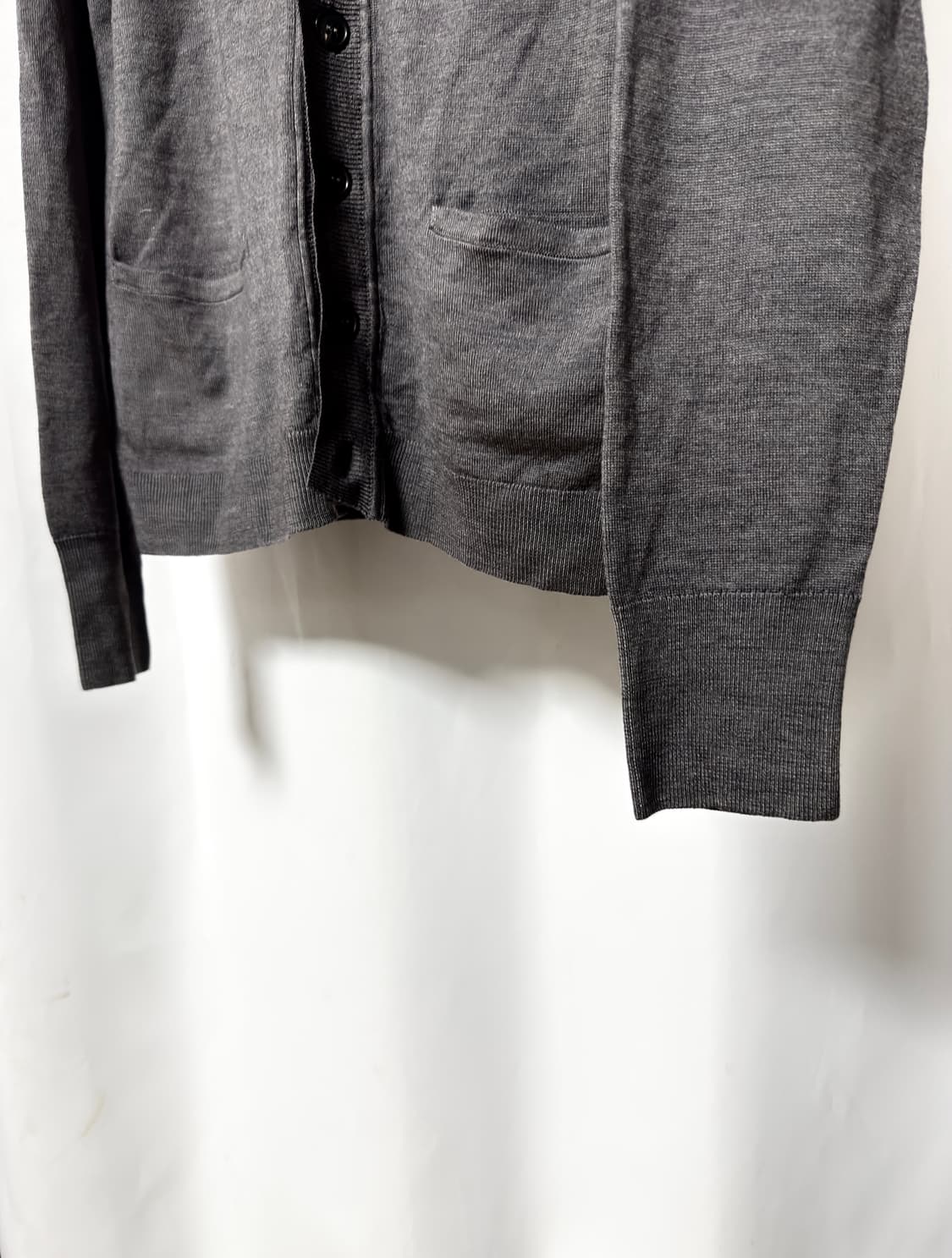 빅터앤롤프 2레이어 울혼방 가디건  상품이미지3