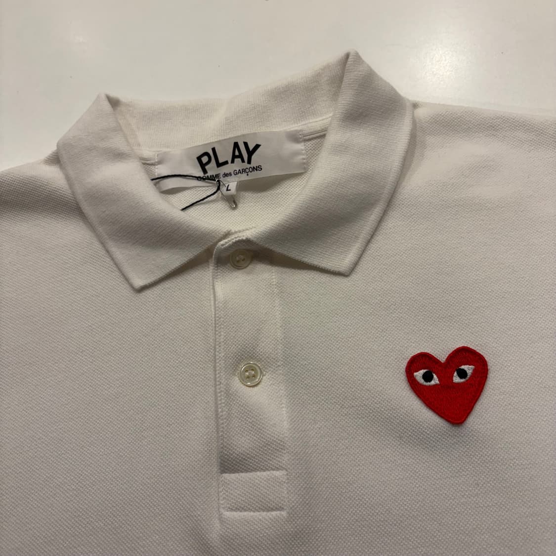 [L] 꼼데가르송 플레이 하트 와펜 흰색 반팔 폴로티 C639 상품이미지3