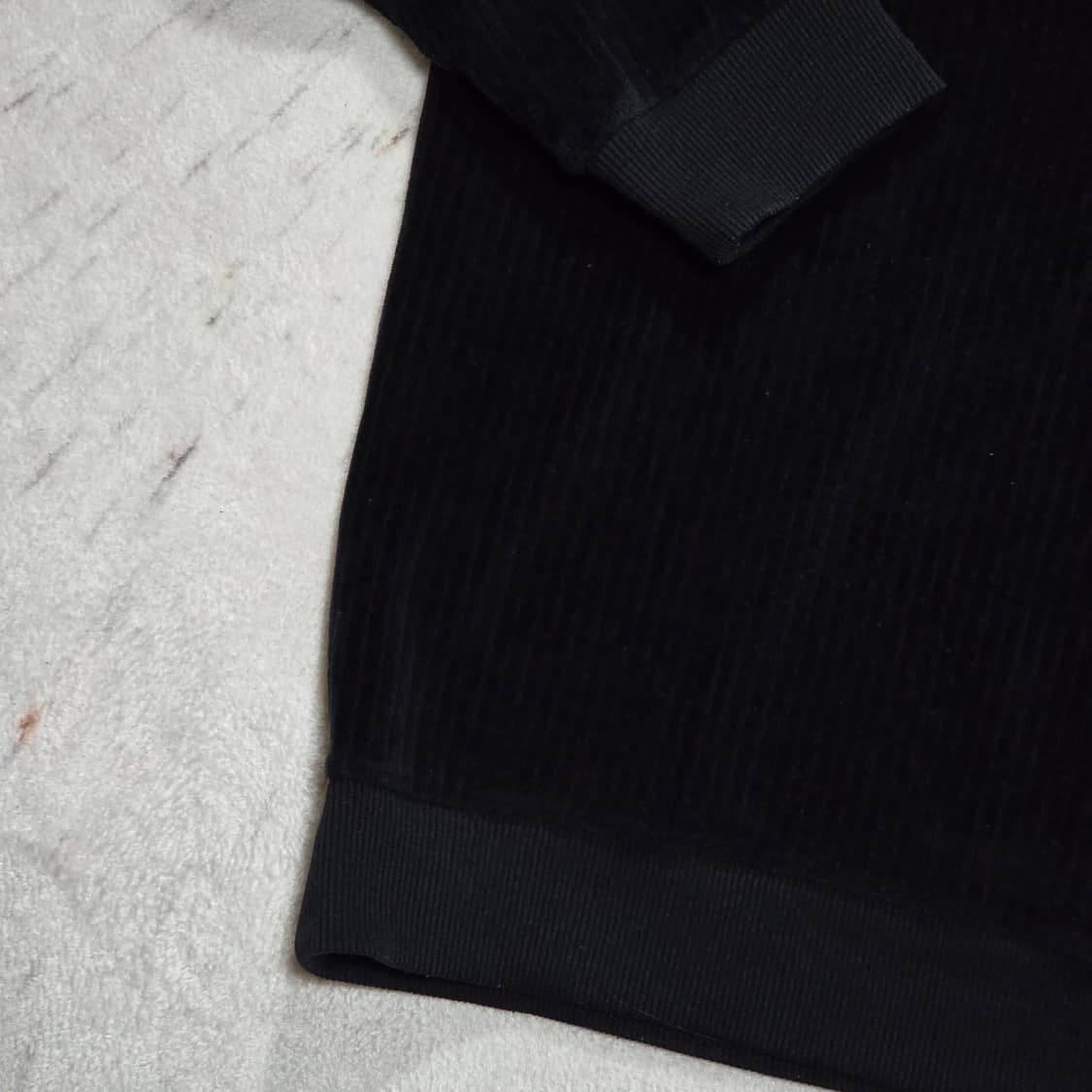 푸마 벨벳 블랙 후드티 상품이미지3