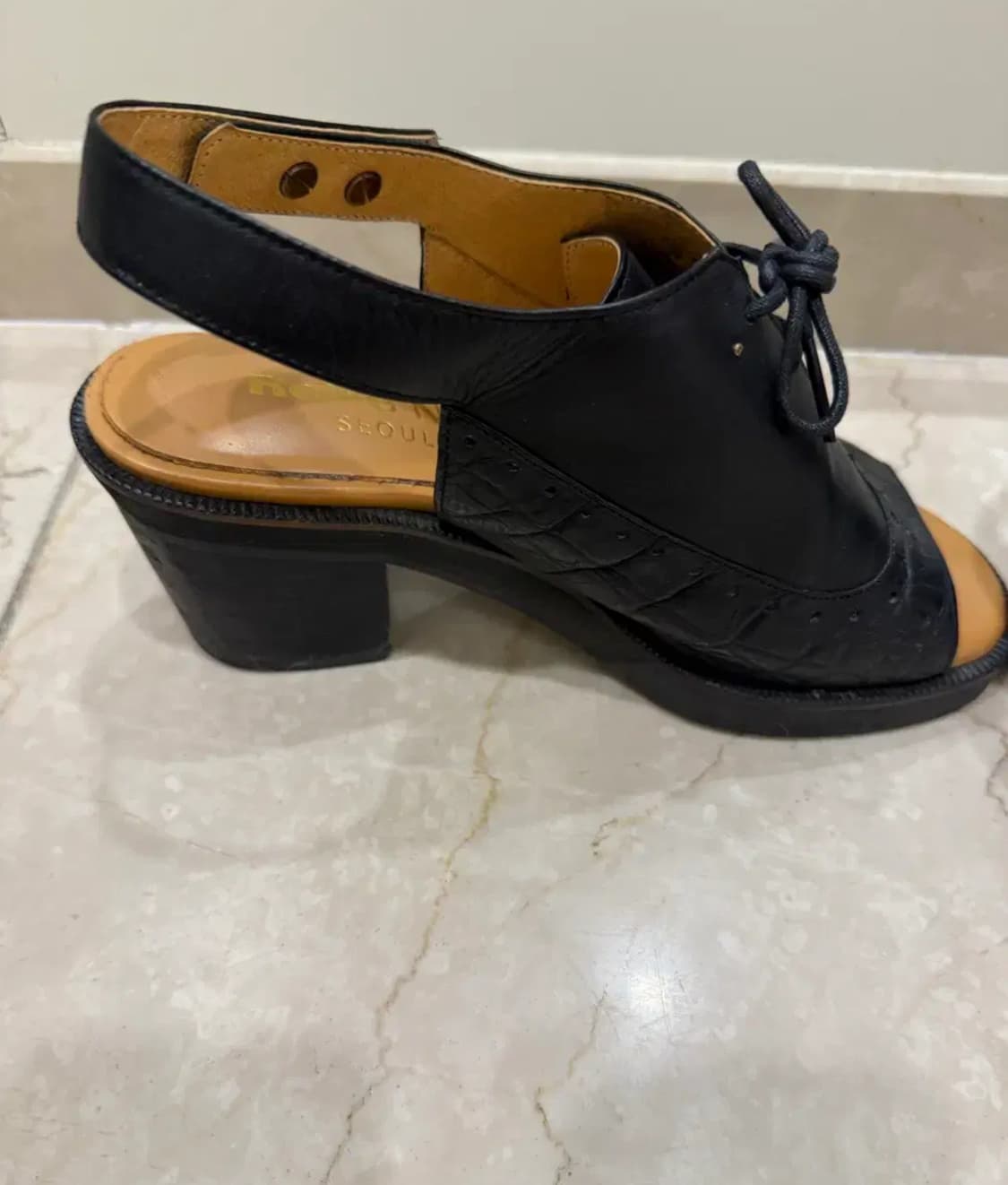 레이크넨 Reike nen 가죽 오픈토 샌들힐 상품이미지6