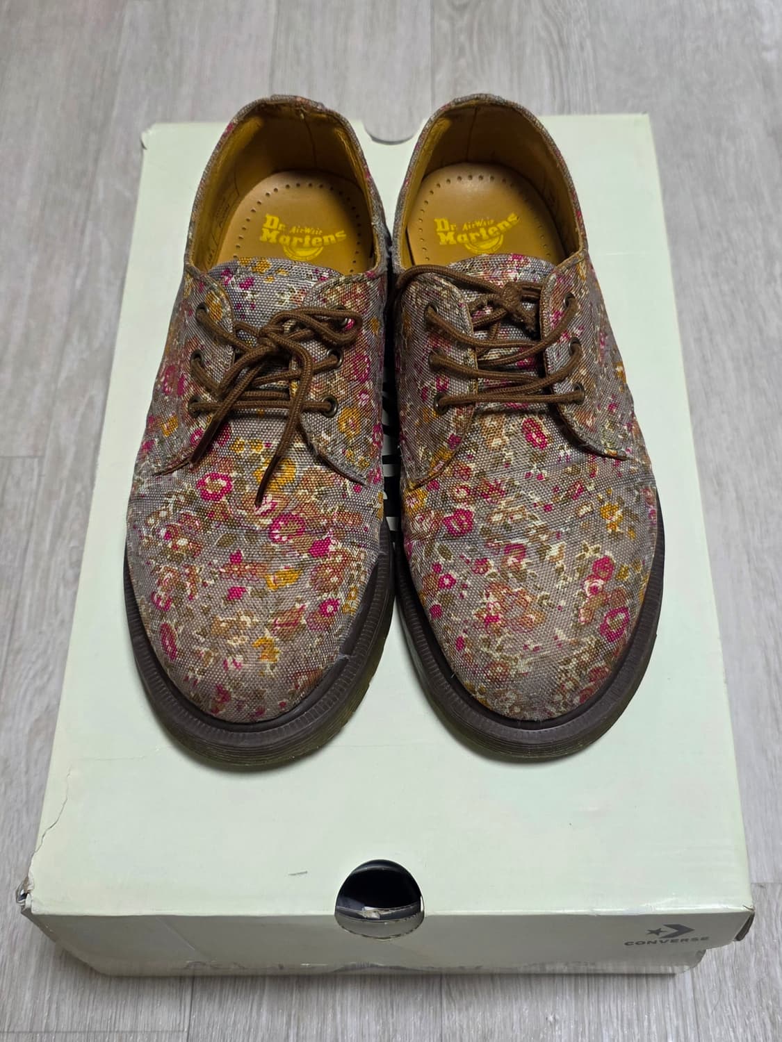 닥터마틴 플로랄 패턴 3홀슈즈 225 상품이미지1