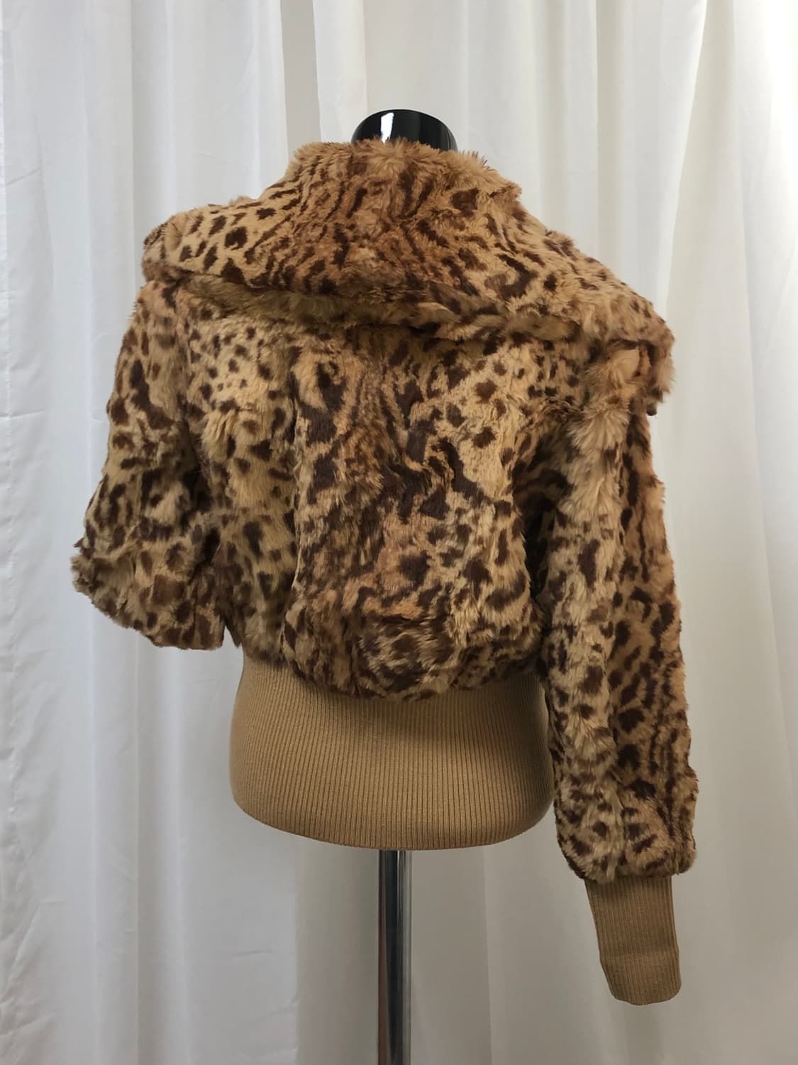 레빗퍼 빅카라 자켓 상품이미지3