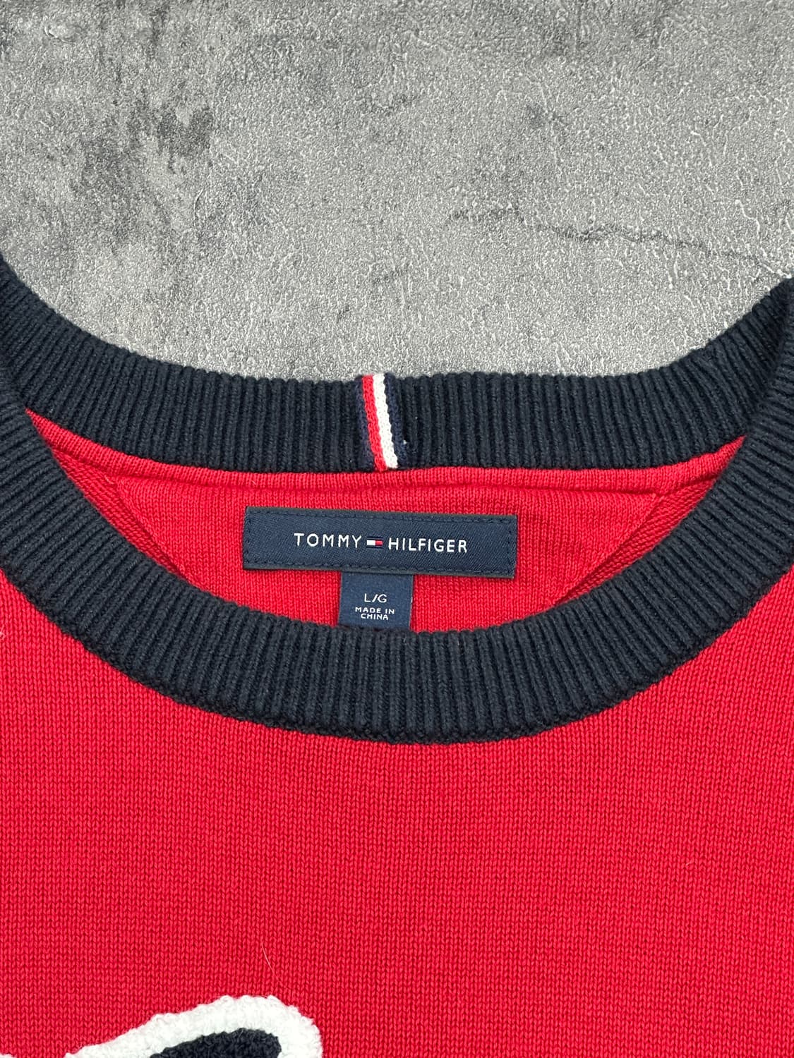 타미 뽀글이 로고 니트 상품이미지4