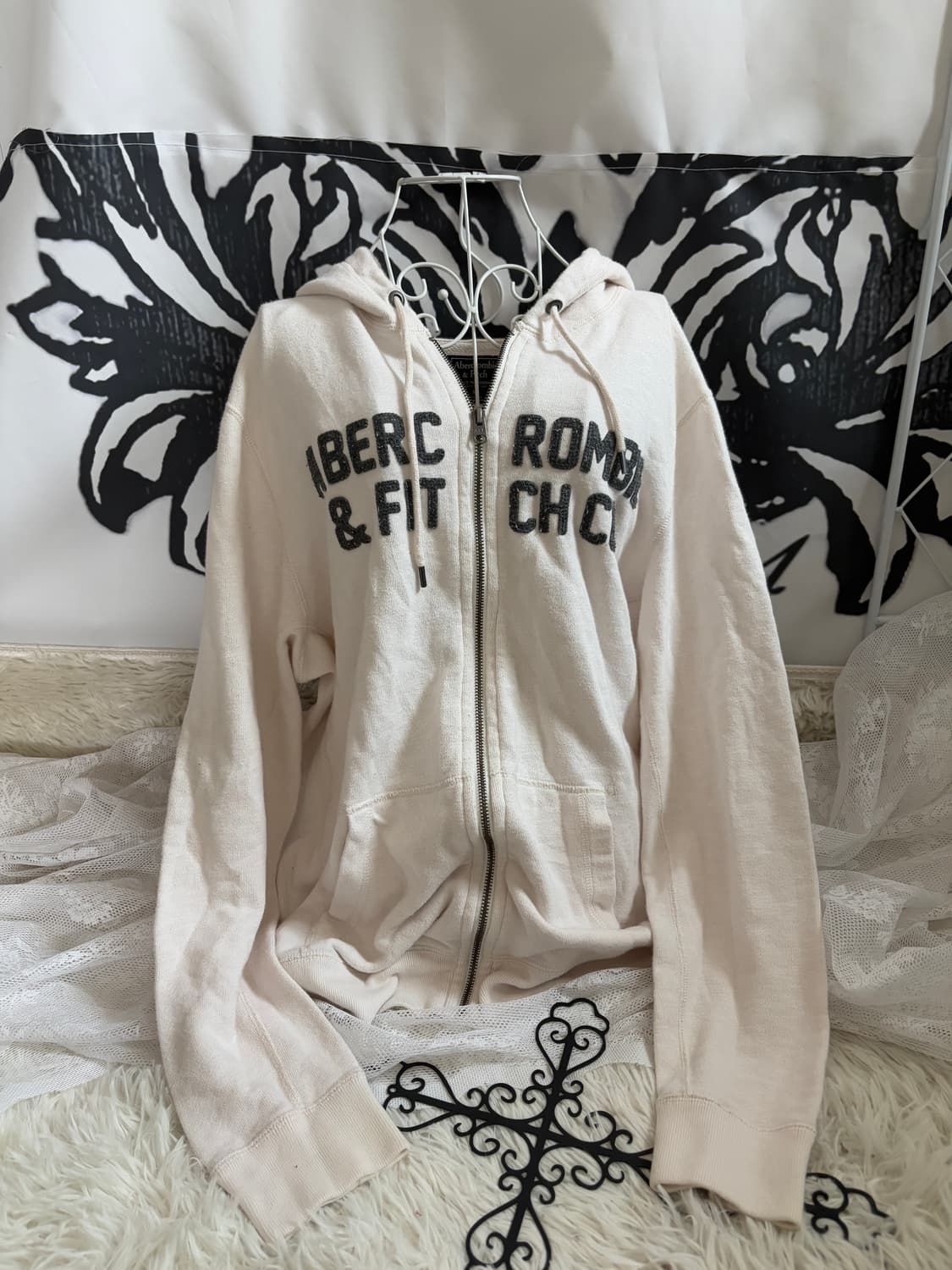 • Abercrombie White Hood Zip-Up 상품이미지2