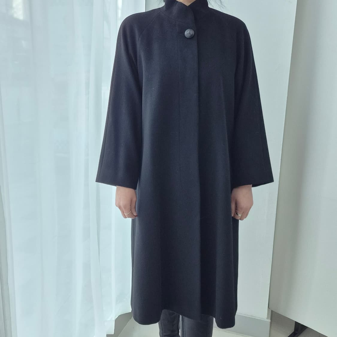 캐시미어100 하이넥 라글란 블랙 롱코트 상품이미지2