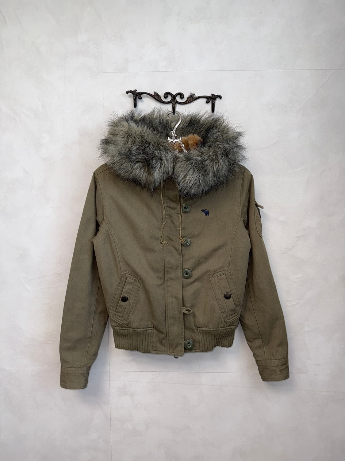 Abercrombie khaki faux fur bomber jacket 상품이미지4