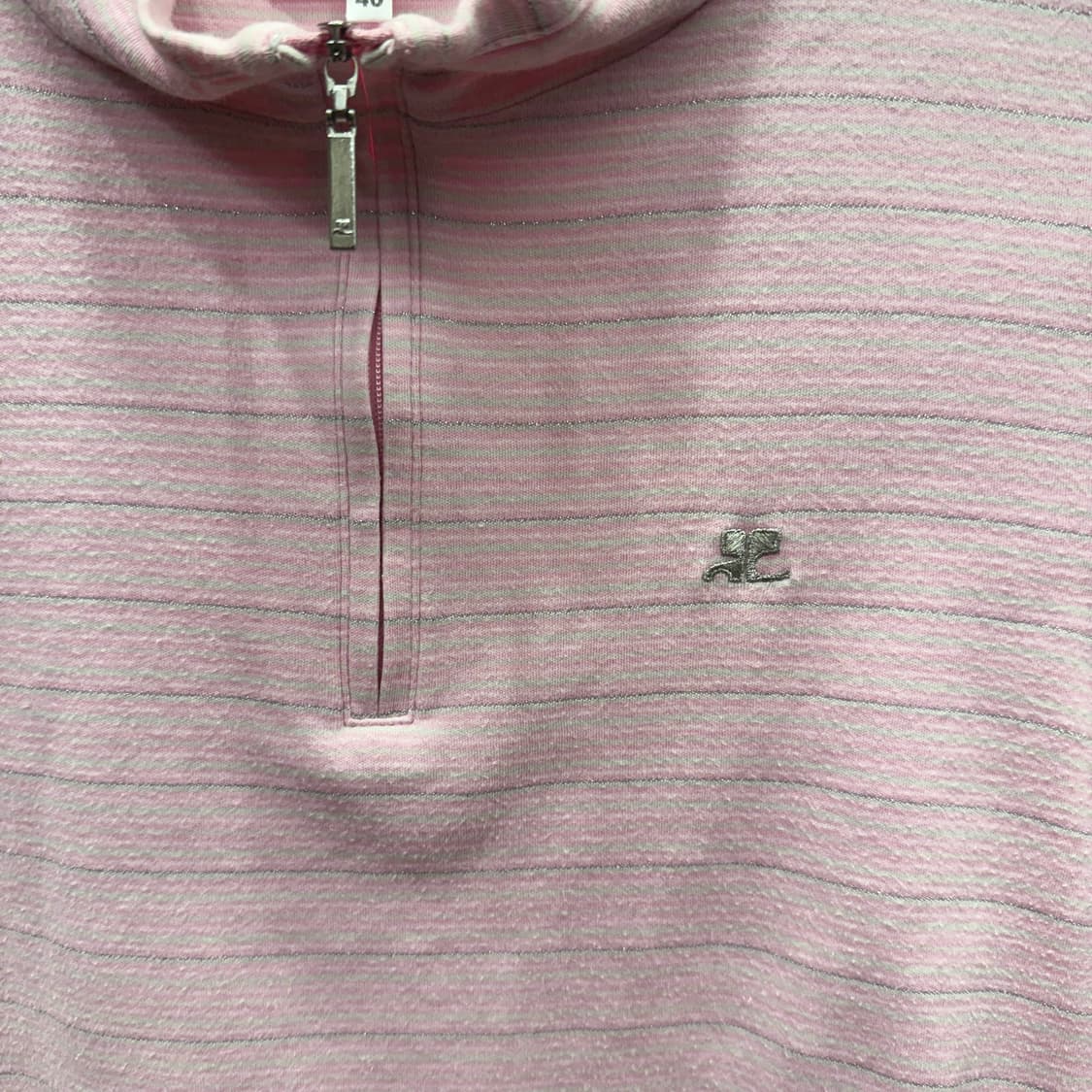 꾸레쥬 스트라이프 하프집업 긴팔 티셔츠 미니 로고 디테일 슬림핏 핑크 상품이미지6