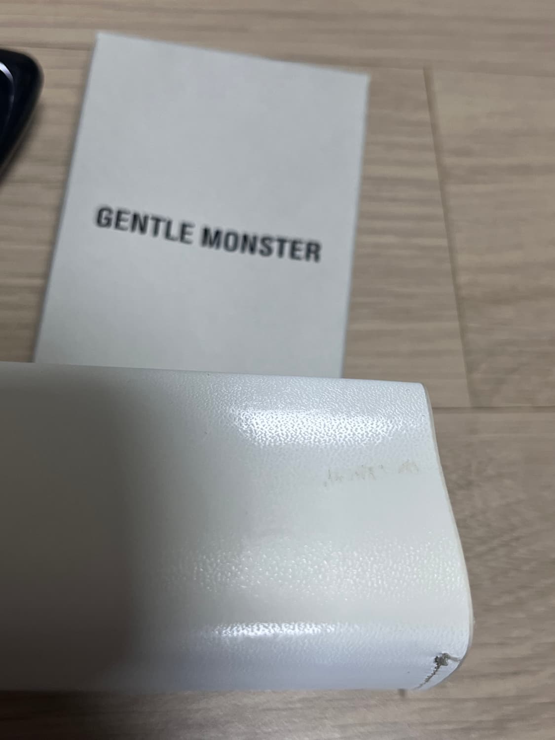 젠틀몬스터 테라코타 상품이미지3