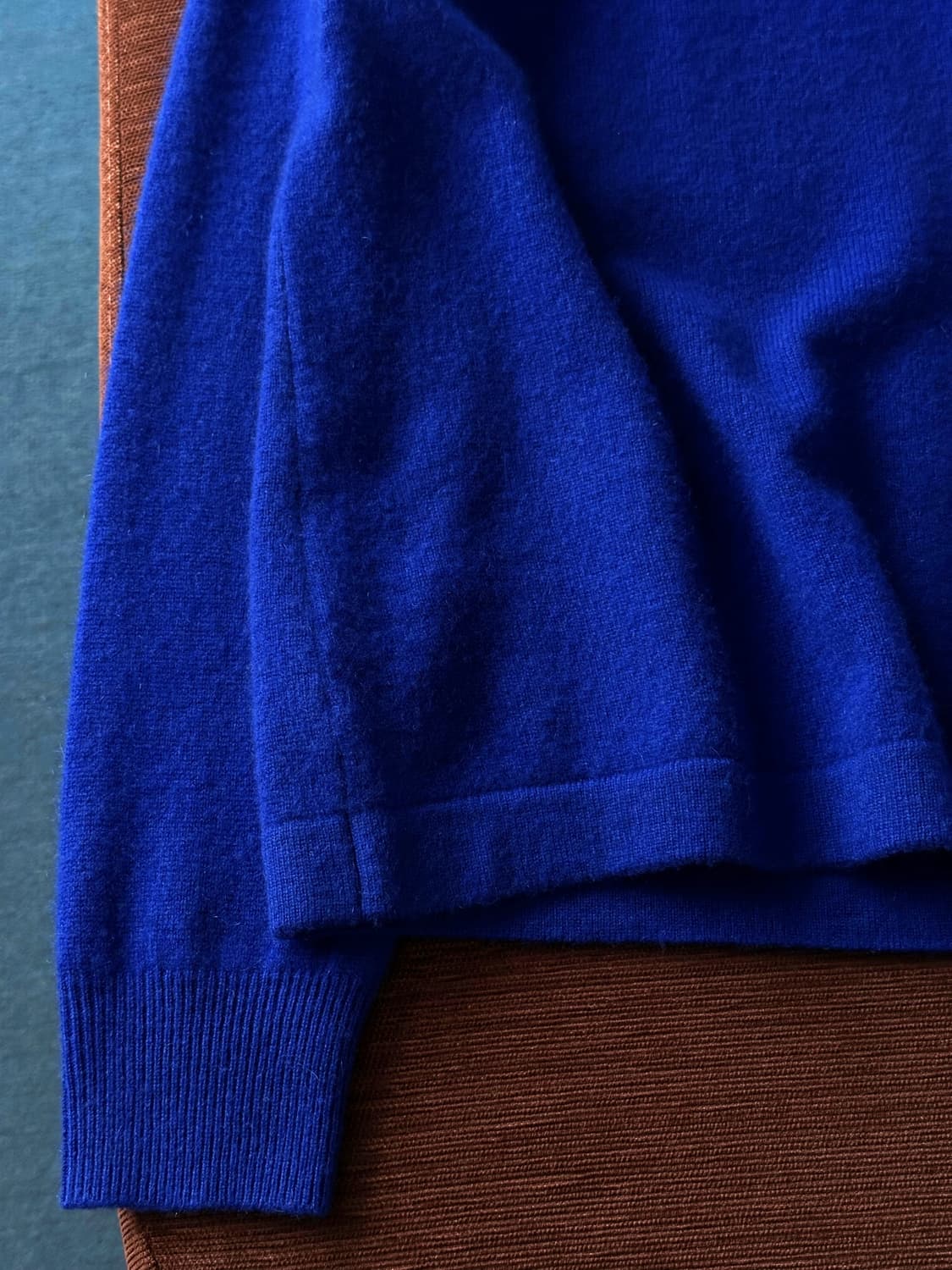 Pure cashmere design neck knit P/O 상품이미지4