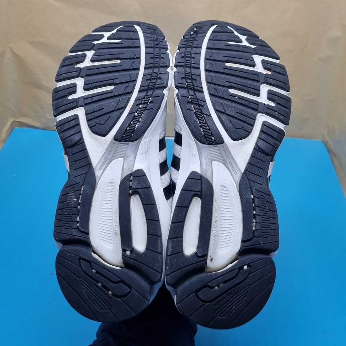 아디다스 이큅먼트10 남성운동화290 상품이미지3