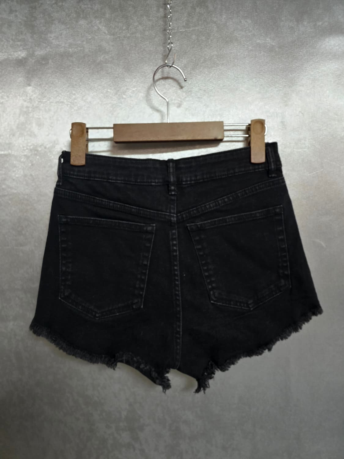 자라 블랙 데님 컷오프 숏팬츠 상품이미지3