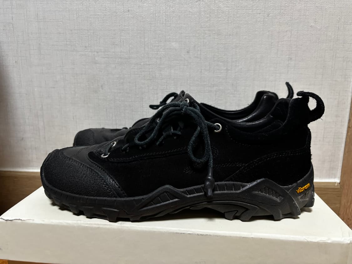 아워레가시 가베 스텔스블랙 42사이즈 상품이미지1