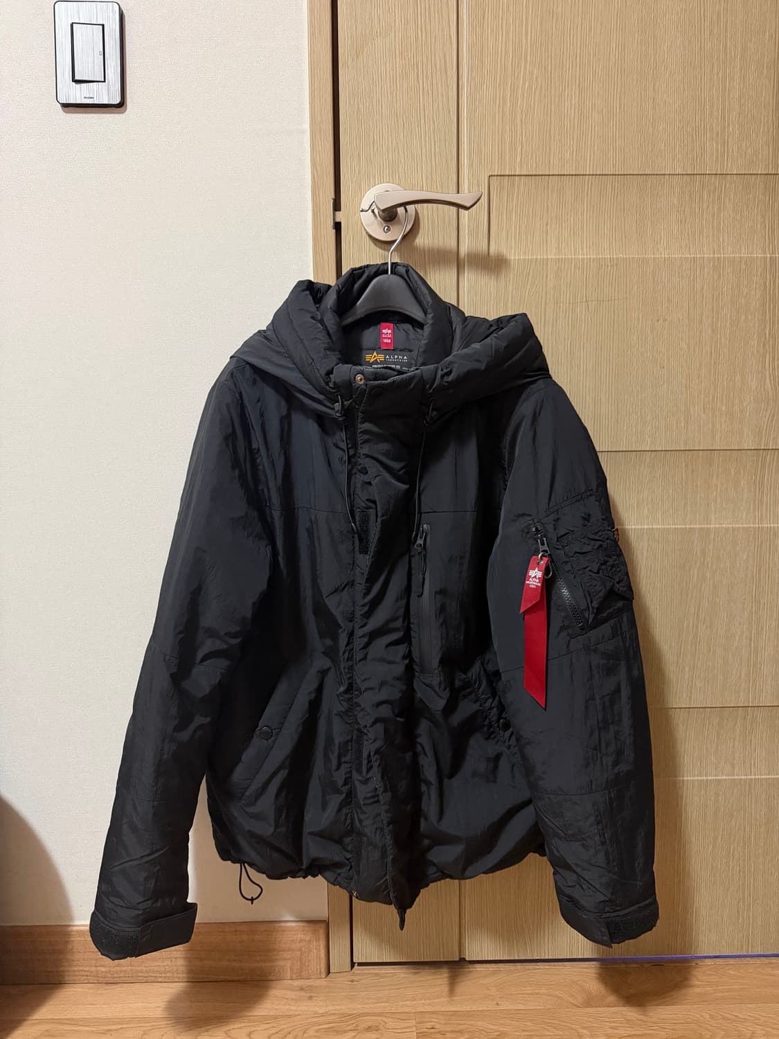 알파인더스트리 후드패딩 검 m 상품이미지1