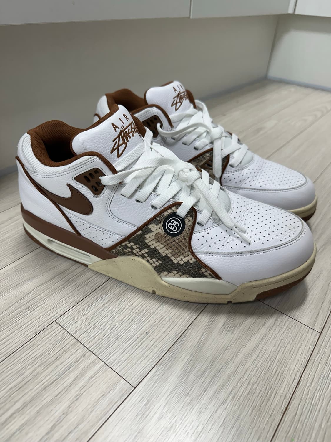 나이키 x 스투시 에어 플라이트 89 로우 화이트 앤 피칸 상품이미지2