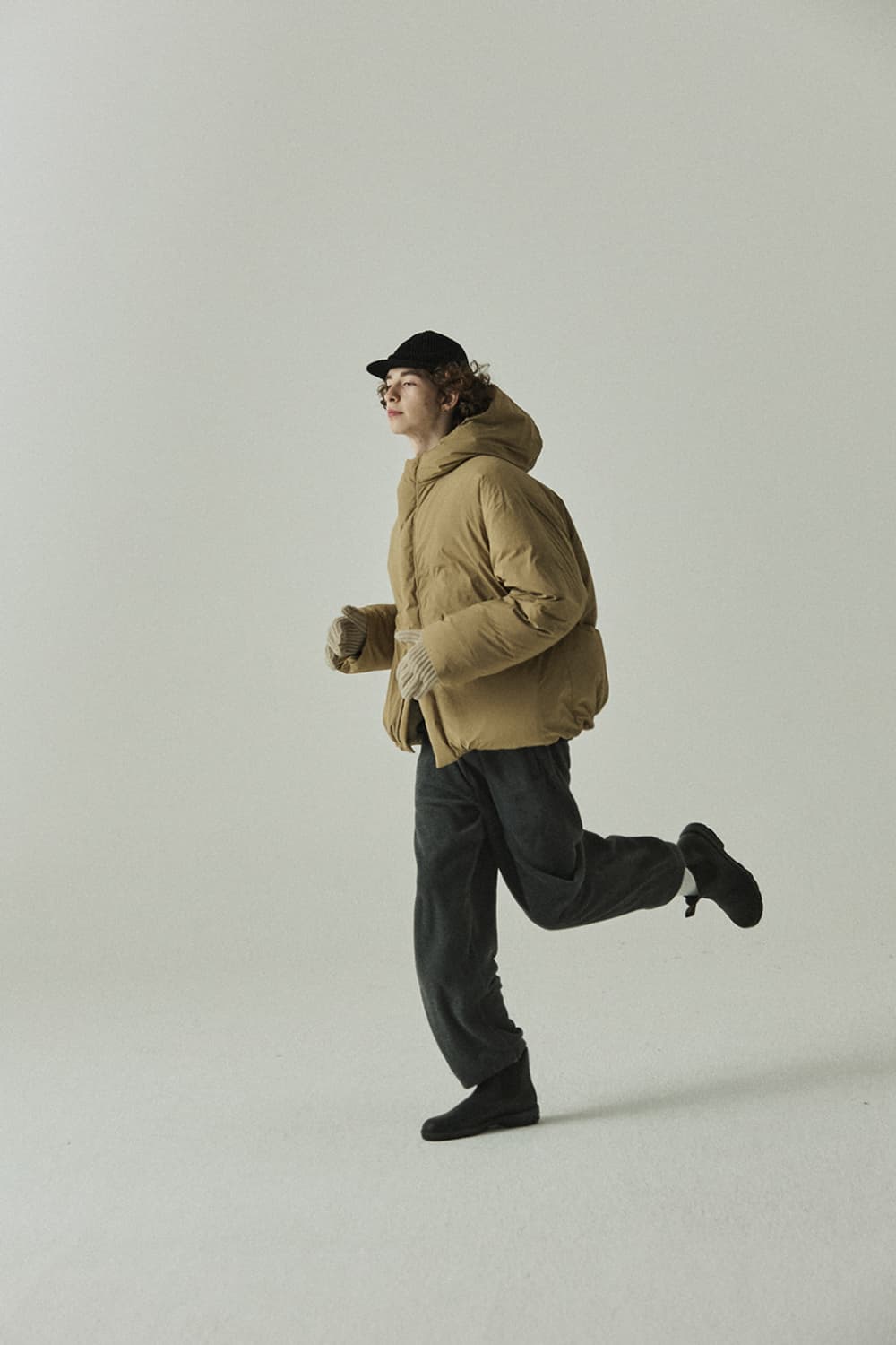 토마스모어 신형 22FW 로빈 후드 덕다운 오버핏 패딩 점퍼 아몬드베이지 상품이미지2