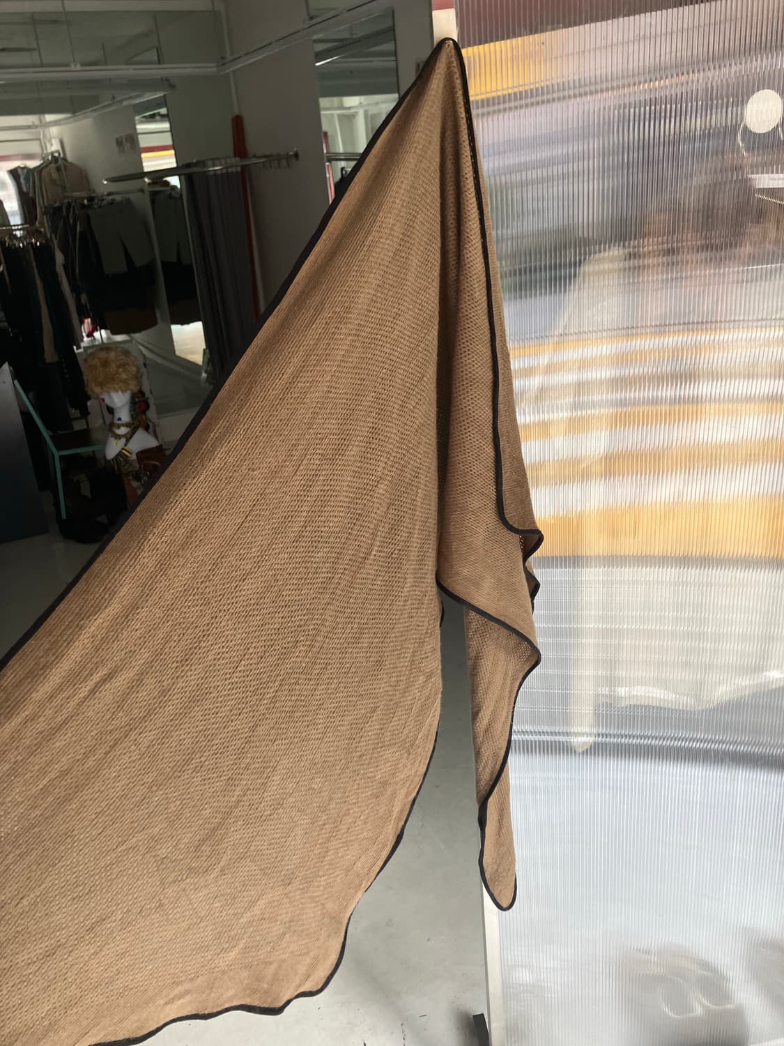 레더바인딩 엠보싱 목도리  상품이미지1