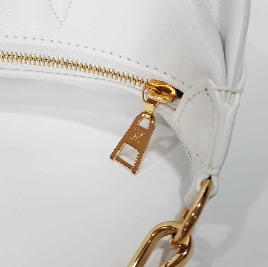 루이비통 오버 더 문 호보백 M59959 상품이미지5