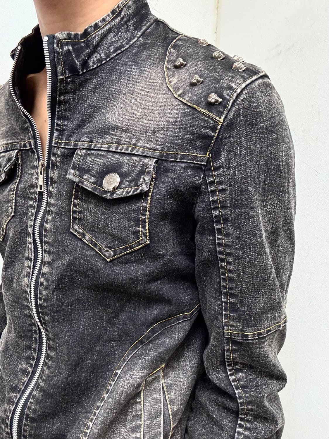 Skull Stud Washed Denim Jacket 상품이미지2