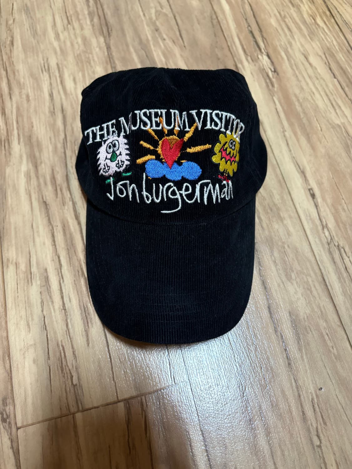 더뮤지엄비지터 모자 상품이미지1