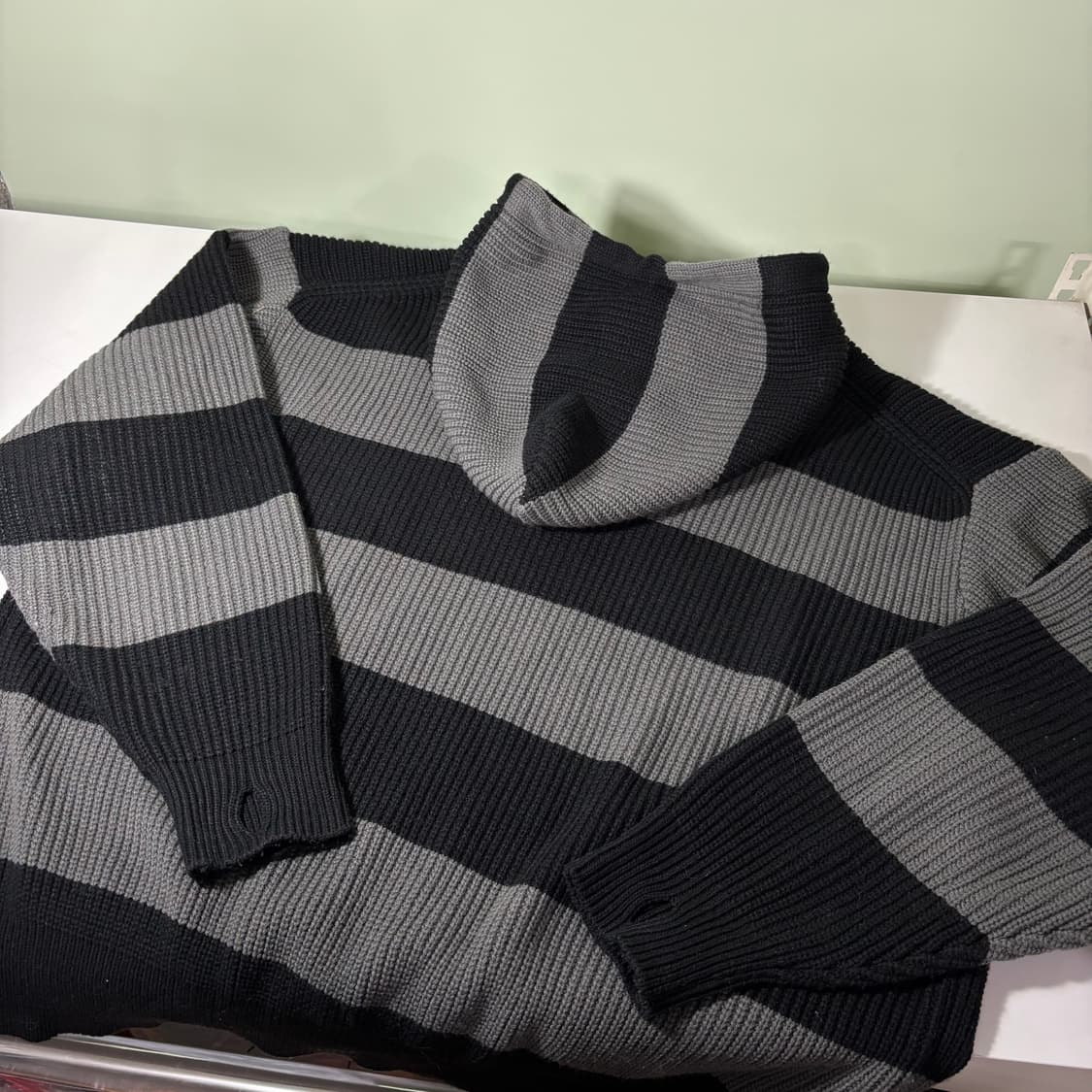 FREE 위캔드서울 블랙 단가라 핑거홀 니트후드 상품이미지3