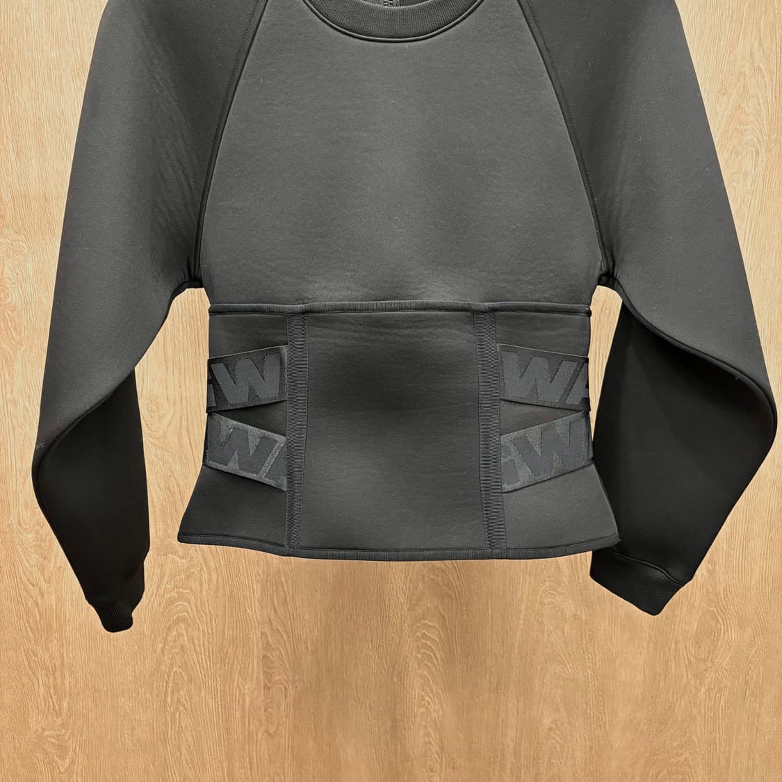 알렉산더 왕 네오프렌 페플럼 스웻 셔츠 백 지퍼 로고 스트랩 디테일 블랙 상품이미지5