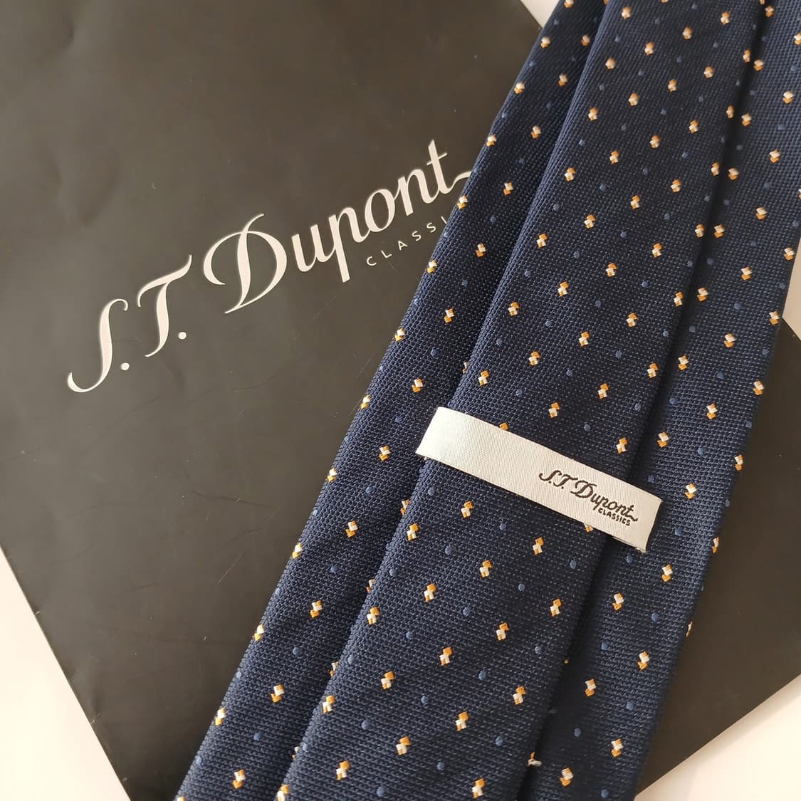듀퐁 실크 네이비 마이크로 도트 넥타이 8.5cm A등급 A19074
 상품이미지5