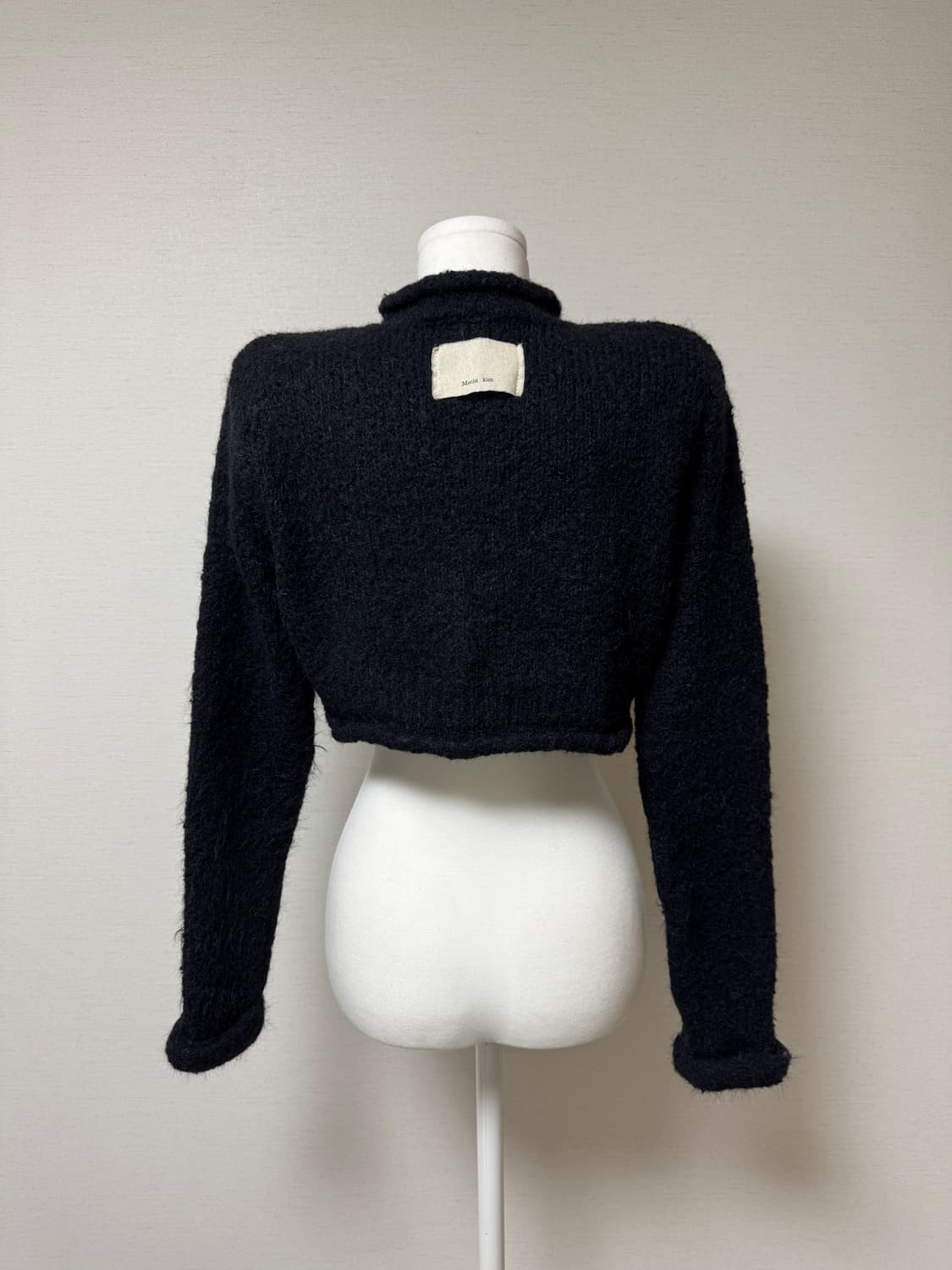 마뗑킴) 크롭 니트 집업 가디건 상품이미지4