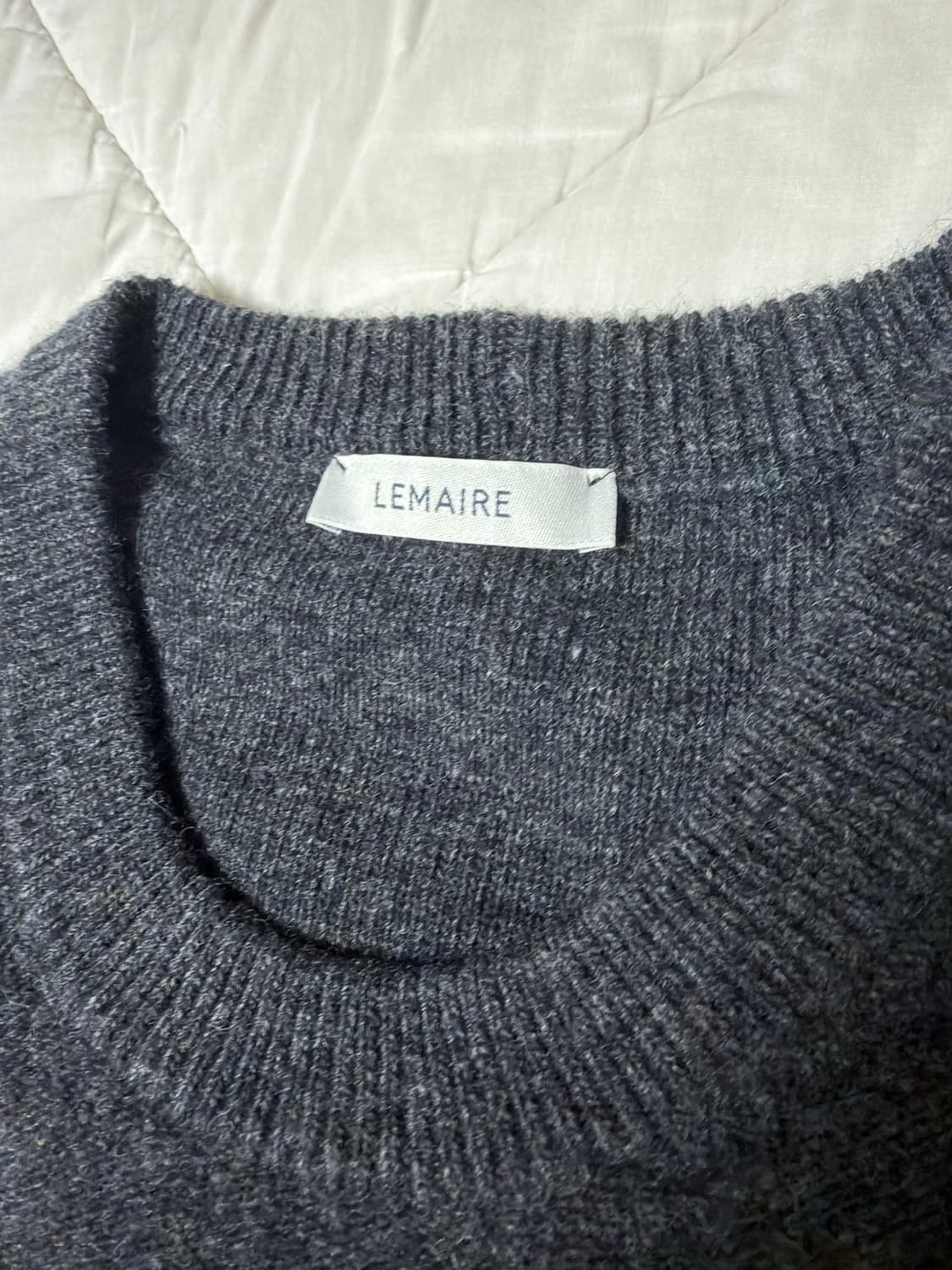 르메르 25FW 메리노울  크루넥 니트 상품이미지3