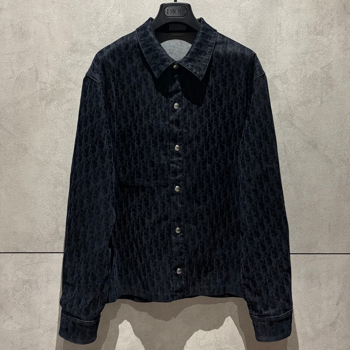 48/디올 오블리크 벨벳 카스리 데님 자켓

 상품이미지1